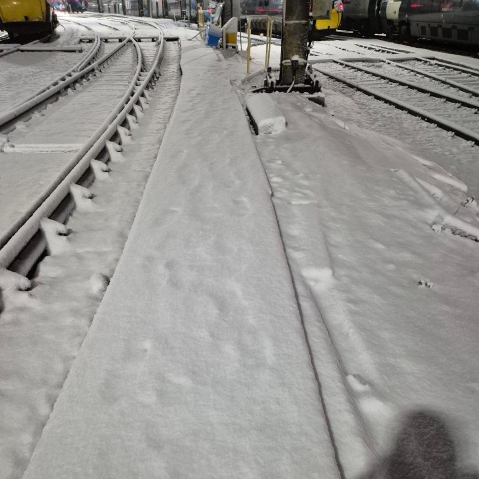 Trains cancelled after union tells drivers not to walk on snow