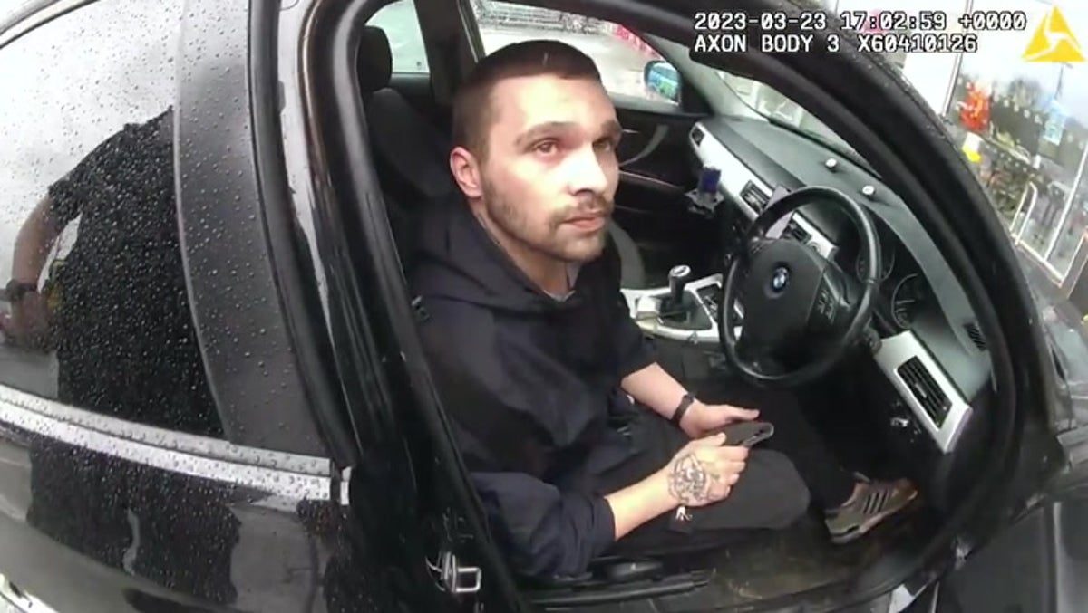 Watch: Drug dealer stopped 223 miles from home tries to convince police he is ‘on holiday‘