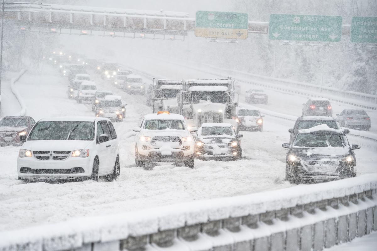 What is thundersnow and how does it form? Explaining how a thunderstorm can produce snow