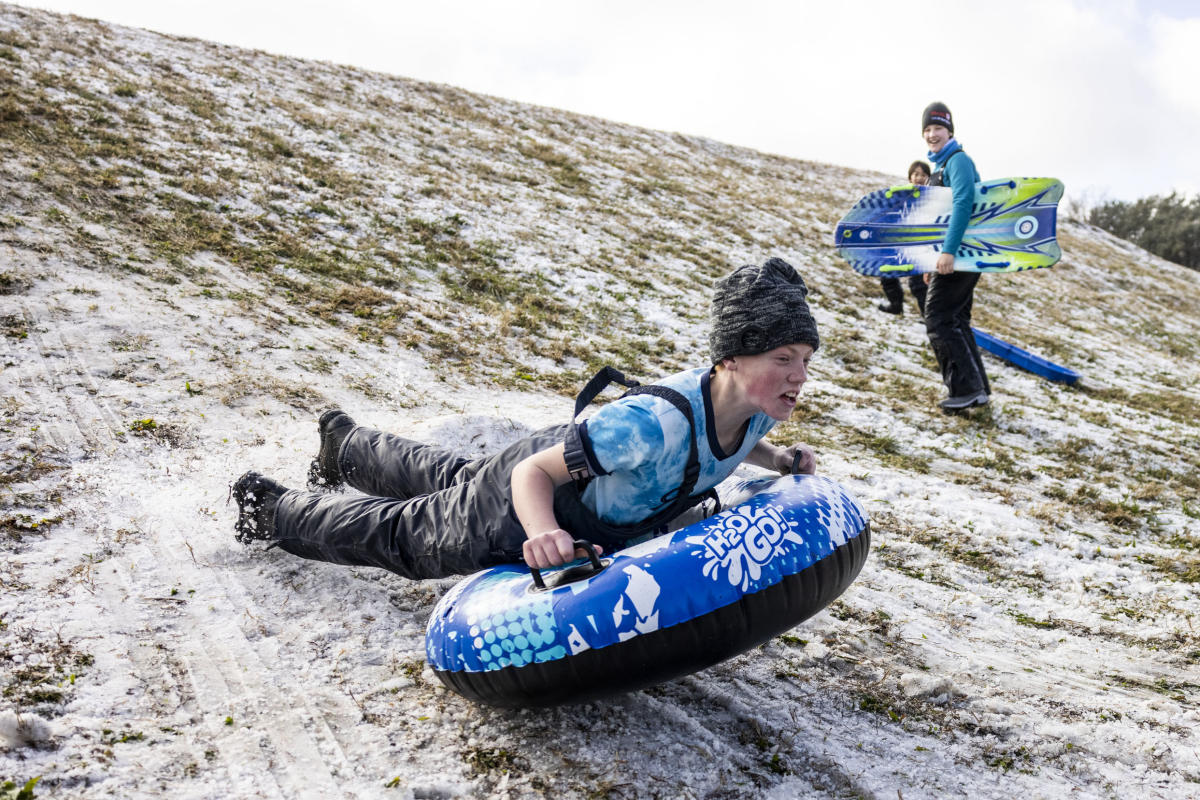 Winter storm brings light blanket of snow to Hampton Roads