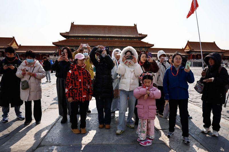 Chinese take record 9 billion domestic trips during Lunar New Year, Xinhua reports