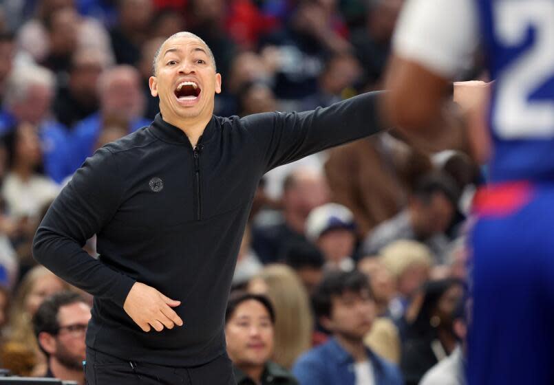 Clippers coach Tyronn Lue rips his team after loss to the Lakers