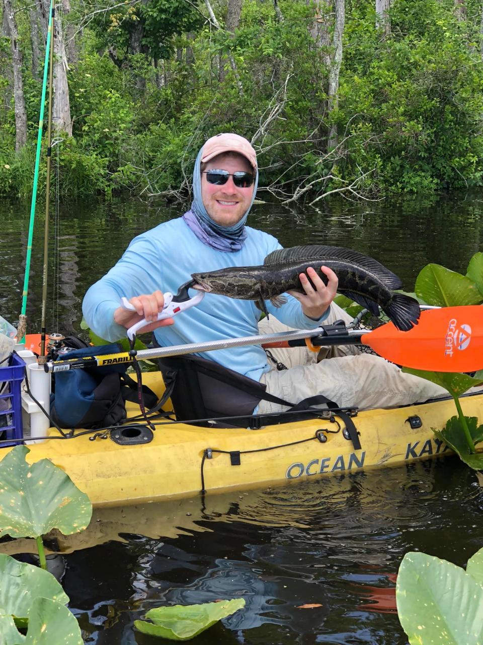 Dragging dead fish around reveals super power of mucus