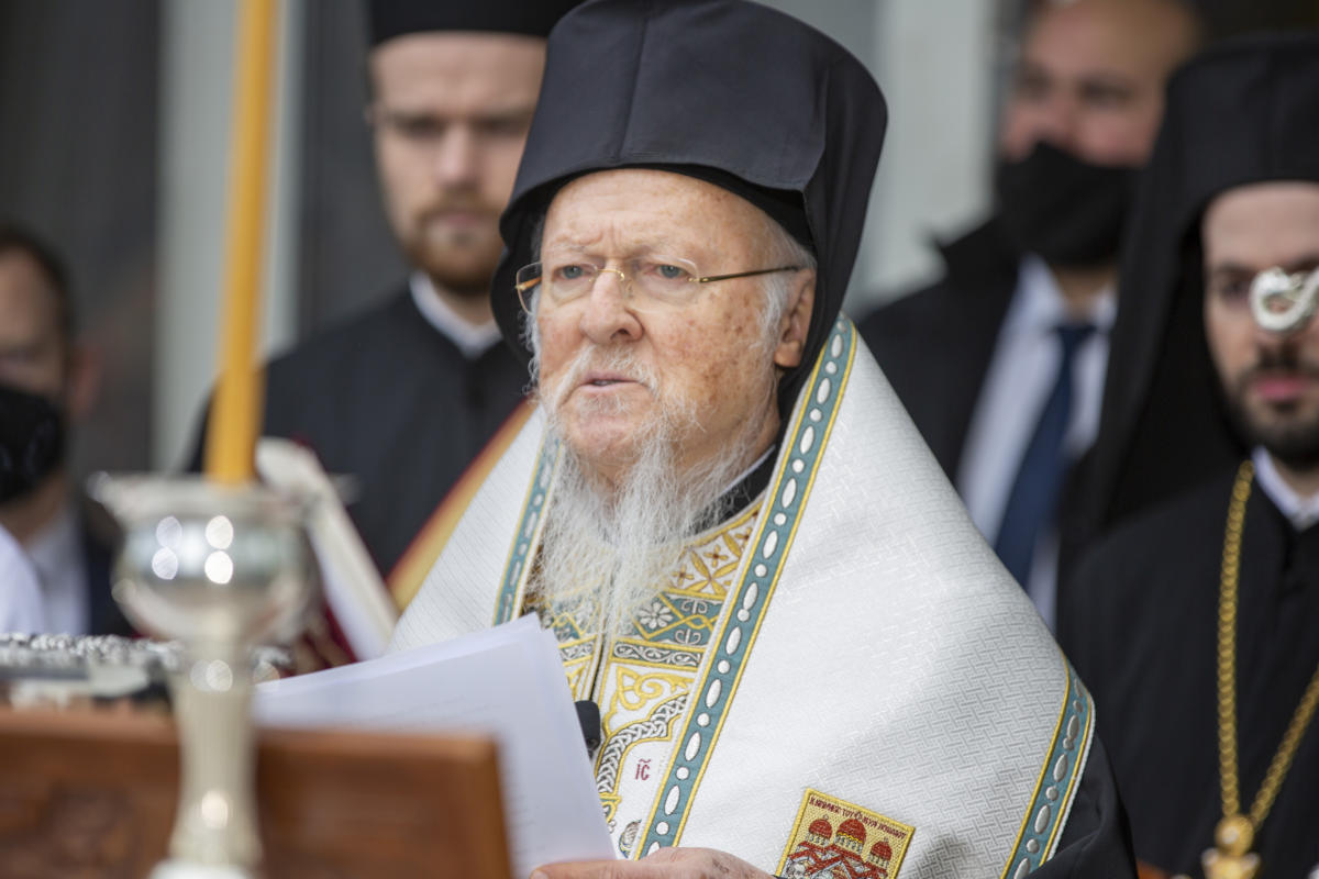 Ecumenical Orthodox patriarch backs Ukraine’s sovereignty in Mass marking 3 years of war