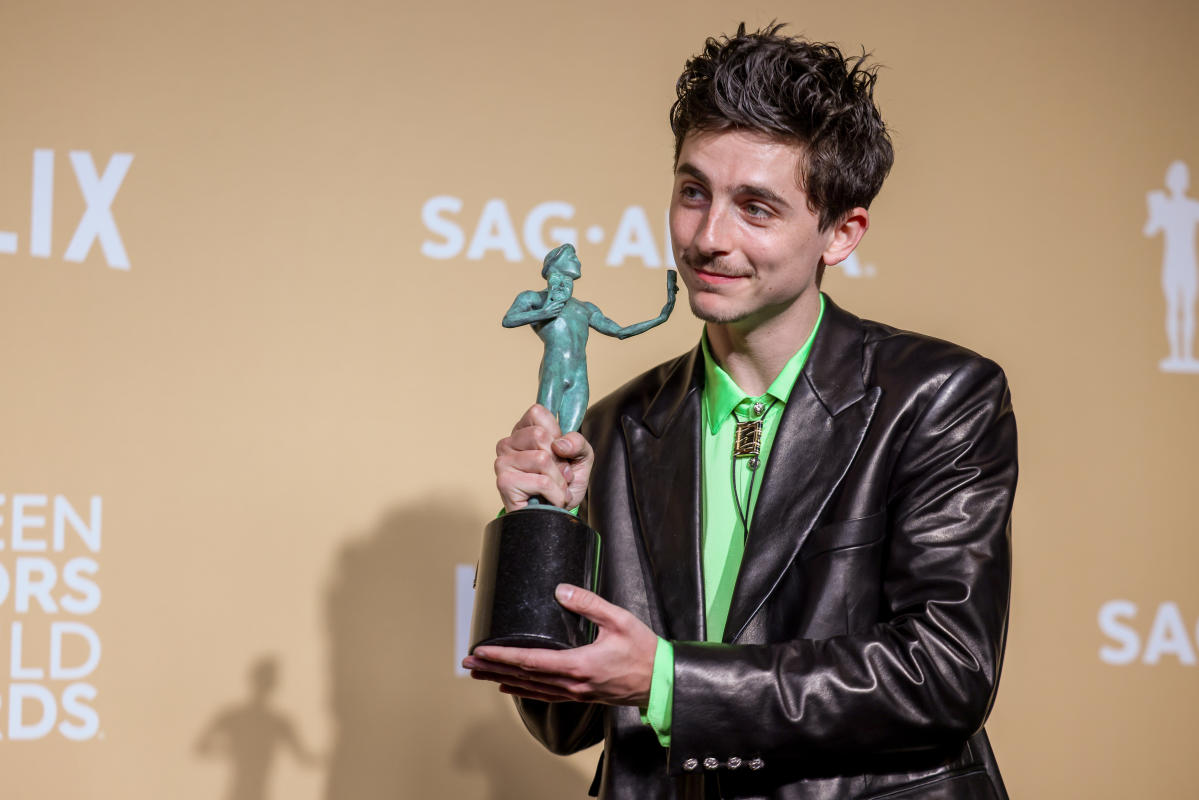 It seemed Timothée Chalamet was campaigning for an Oscar on vibes. His SAG win hints he’s playing the same game as Adrien Brody.