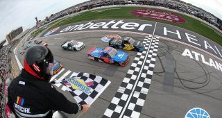 Kyle Busch wins Truck Series thriller in Atlanta photo finish