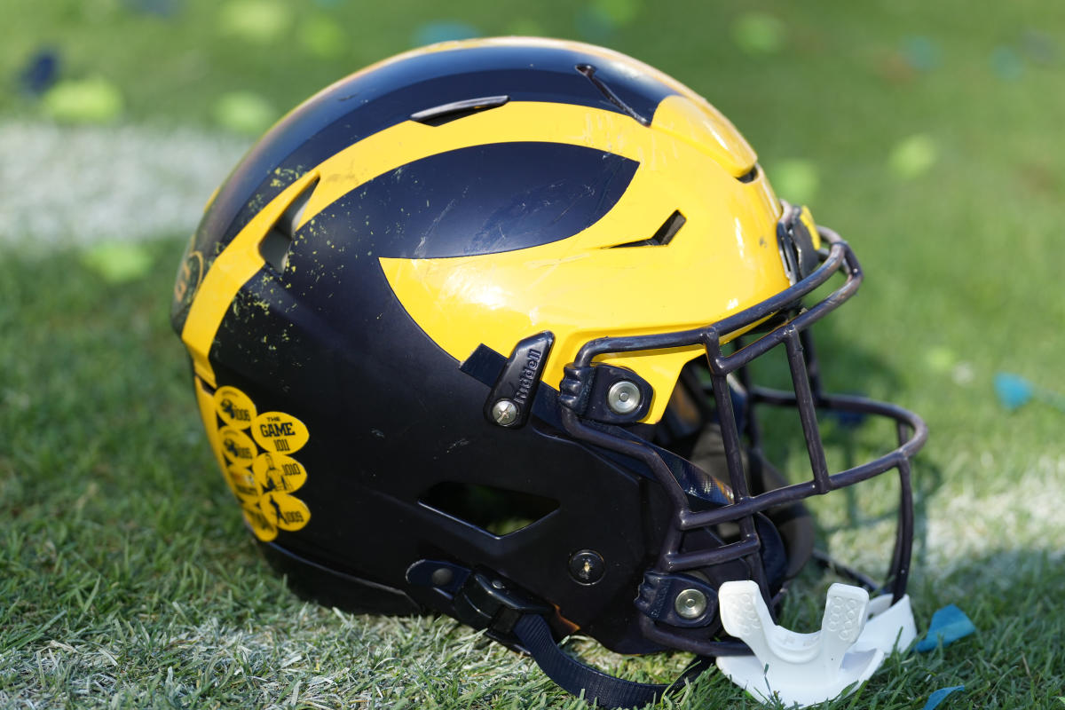 Michigan bolsters 2025 recruiting class by signing the top uncommitted prospect remaining