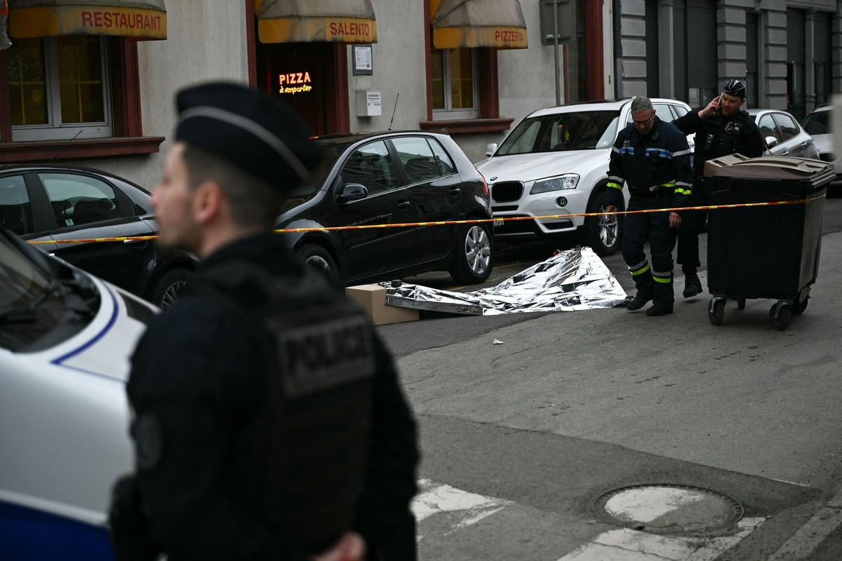 One dead and several police officers injured in knife attack in France