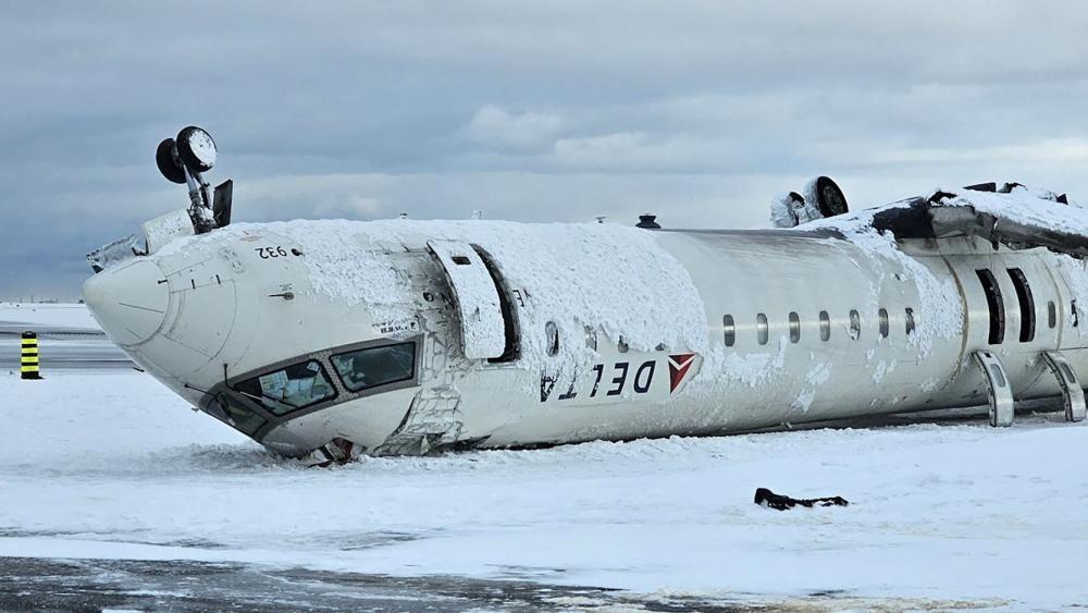 Passengers on crashed Toronto plane offered US,000 each