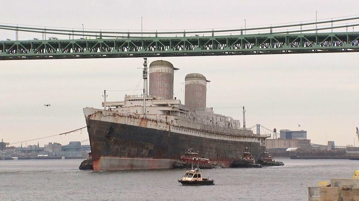 SS United States ocean liner leaves South Philadelphia port after 28 years