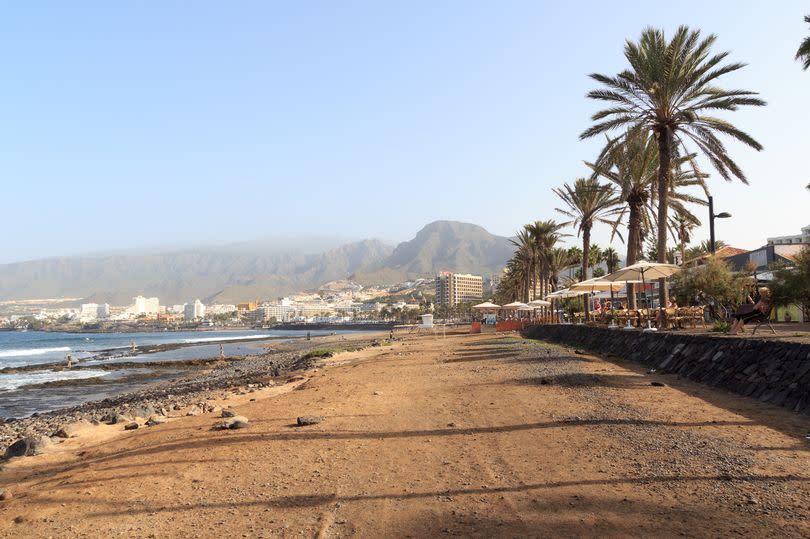 UK tourists in Canary Islands issued ‘rife’ warning after dozens hit in holiday hotspots